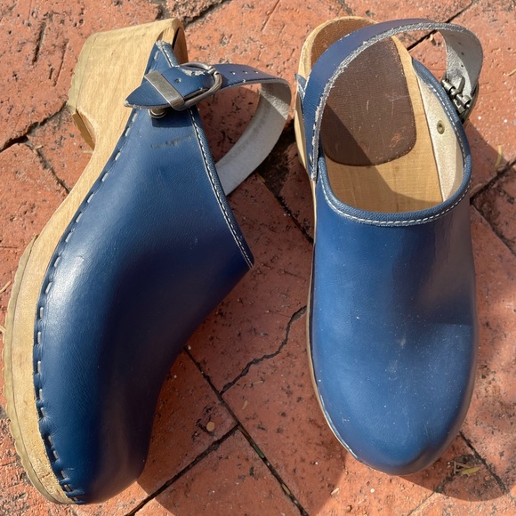Swedish clogs navy blue buckle back strap wooden clogs size 8.5 - Picture 7 of 12